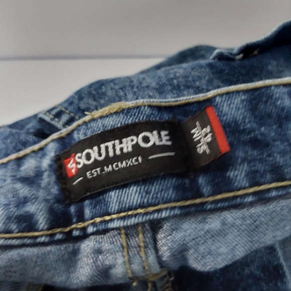 Southpole Jean Shorts & Gray Shirt - Picture 6 of 12